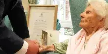 Ethel Caterham compie 117 anni, &egrave; la persona pi&ugrave; anziana del mondo