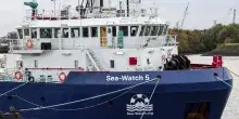 Migranti, Sea Watch fermata dal Viminale per 45 giorni. La ong: &ldquo;Noi non collaboriamo con i criminali, il Governo italiano pu&ograve; dire lo stesso?&rdquo;