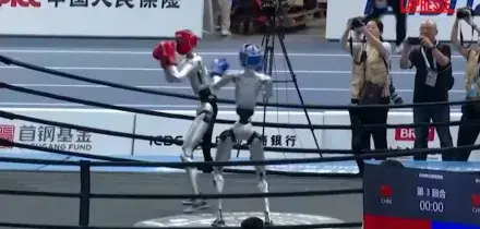 Cina, oltre 2.000 umanoidi in gara al Robot Games di Pechino: boxe, tai chi e calcio