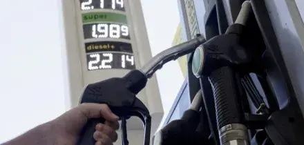 Carburanti, proroga del taglio delle accise. Domani il Cdm, poi un intervento mirato