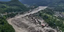 Nepal, maxi inondazione vicino al confine col Tibet: si temono molte vittime