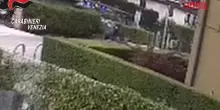 Venezia, sfregiata con l&rsquo;acido a Peseggia di Scorz&egrave;: il video dell&rsquo;aggressione
