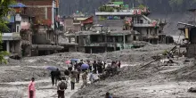 Nepal, oltre 900 i morti per le inondazioni e pi&ugrave; di 4200 dispersi