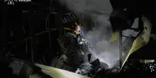 Ucraina, raid russi nella notte: almeno 12 morti. A Kiev colpito deposito ferroviario