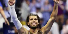 Us Open 2026, Alcaraz avanza: cede un set, poi vince in scioltezza