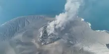 Indonesia, l&rsquo;eruzione del vulcano Anak Krakatau nello Stretto della Sonda. Le foto pi&ugrave; belle