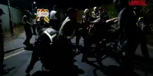 Protesta anti-immigrazione a Portsmouth, la polizia arresta alcuni manifestanti