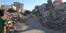 Gaza City, una donna disperata: "Non sappiamo cosa fare n&eacute; dove possiamo andare"