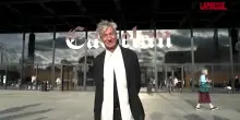Arte, Maurizio Cattelan arriva alla Neue Nationalgalerie di Berlino