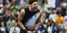 Us Open 2026, Carlos Alcaraz sconfitto da Ben Shelton ai quarti di finale. Le foto pi&ugrave; belle del match