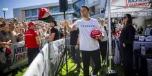 Charlie Kirk, un anno dall&rsquo;omicidio dell&rsquo;attivista statunitense: le foto simbolo