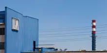Ex Ilva, indotto si ferma: sciopero e blocco strade. Sindacati riconvocati mercoled&igrave; a Palazzo Chigi