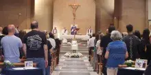 Omicidio-suicidio a Pietralata, le immagini dei funerali della famiglia