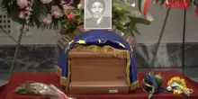 Emma Bonino, larrivo del feretro in Campidoglio per la Camera ardente