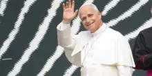Papa Leone XIV compie 71 anni e visita la Biblioteca Vaticana. Le immagini