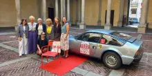 Milano, raduno d&rsquo;auto d&rsquo;epoca per promuovere il 1522 contro la violenza sulle donne