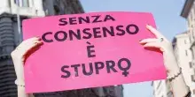 Violenza sulle donne, i numeri in Italia su vittime e autori: il rapporto Istat