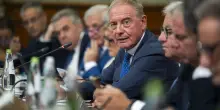 Ex Ilva, il governo chieder&agrave; di sospendere i licenziamenti: oggi niente decreto in Cdm