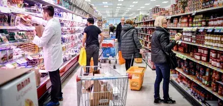 Prezzi, ad agosto sale l&rsquo;inflazione ma frena l&rsquo;aumento del carrello della spesa. Allarme Codacons per le famiglie