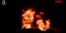 Iraq, enorme incendio in un deposito di carburante: il cielo notturno illuminato dalle fiamme