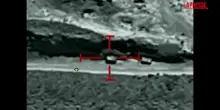 Yemen, l&rsquo;esercito mostra gli attacchi alle strutture degli Houthi