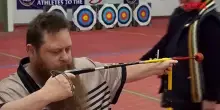Australia, lincredibile James Griffiths: ipovedente punta ai Mondiali di tiro con larco
