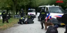 Olanda, violenze e saluti nazisti: disperso corteo estrema destra allAia