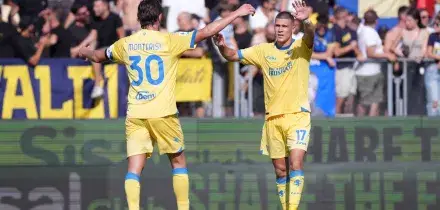 Frosinone-Como 2-0, prima sconfitta per Fabregas