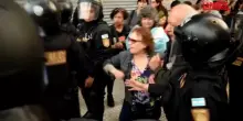 Argentina, la "Marcia della rabbia" contro la politica economica di Milei