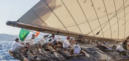 Vela, Tuiga si prepara a salpare per Les Voiles de Saint-Tropez