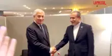 Italia-Iran, Tajani vede Araghchi: la stretta di mano