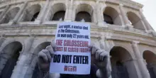 Operaio precipita e muore al Colosseo durante i lavori: si indaga per omicidio colposo