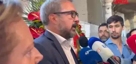 Operaio morto al Colosseo, il direttore: "Disposta la chiusura in segno di lutto"