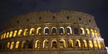 Roma, incidente nella notte al Colosseo: morto un operaio