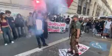 Dl scuola, flash mob degli studenti in un liceo di Roma: &ldquo;Basta razzismo, risolvete i problemi&rdquo;