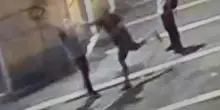 Genova, 39enne anarchico colpisce funzionario della Digos: arrestato