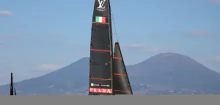 America&rsquo;s Cup 2027, Luna Rossa vince le regate preliminari a Napoli: battuto Team New Zealand