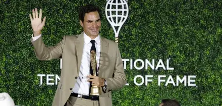 Federer esalta Sinner: &ldquo;&Egrave; il pi&ugrave; forte in questo momento&rdquo;