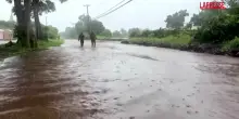 Stati Uniti, piogge torrenziali alle Hawaii: fiumi di acqua e fango al posto delle strade