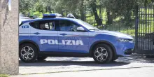 Pistoia, tenta di violentare una ragazza. Poi la picchia e la getta nel fiume: arrestato