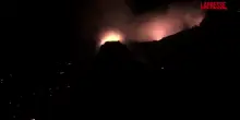 Hawaii, la lava fuoriesce dal cratere del Kilauea: le immagini spettacolari