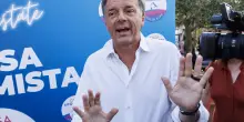 Leopolda 2026, Renzi annuncia il &ldquo;Tajanometro che misura gonne&rdquo;