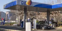 Carburanti, anche Q8 fissa il tetto. Meloni ringrazia il Kuwait