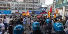 Milano, la protesta dei rider contro Glovo