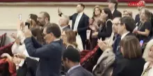 Bella Ciao alla Scala per i 120 ani della Cgil, cantano anche Schlein e Fratoianni