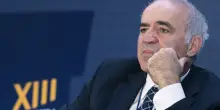 Russia, l&rsquo;ex campione di scacchi Kasparov: &ldquo;La mia vita &egrave; in pericolo&rdquo;