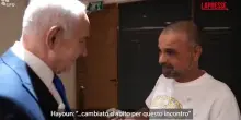 Volo Dubai-Tel Aviv dirottato, Netanyahu abbraccia uno dei passeggeri-eroi
