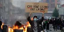 Francia, 65 dipendenti scolastici feriti nelle proteste degli studenti