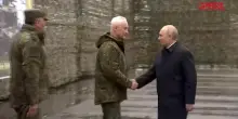 Russia, Putin assiste alle esercitazioni militari negli Urali