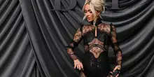 Trasparenze e haute couture per Paris Hilton al Gala BoF 500 di Parigi
